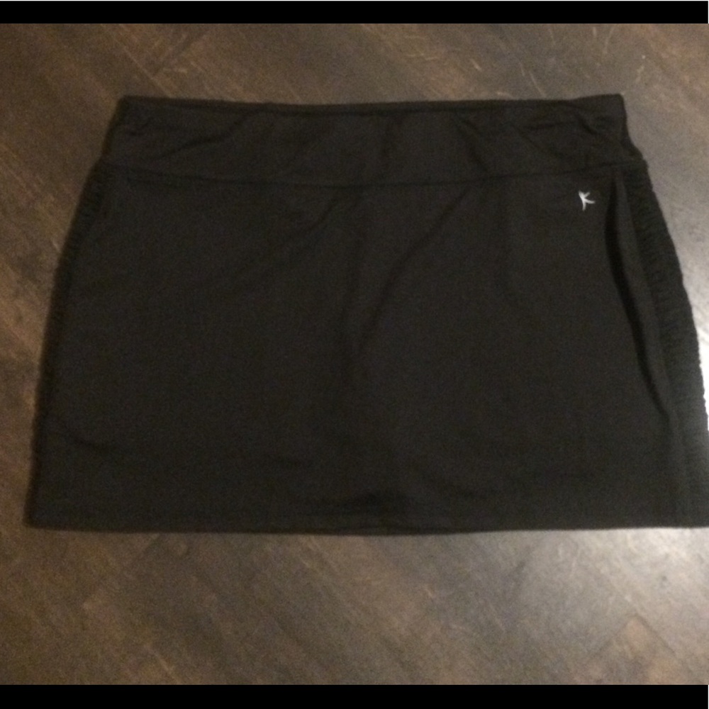 Danskin skort size 20